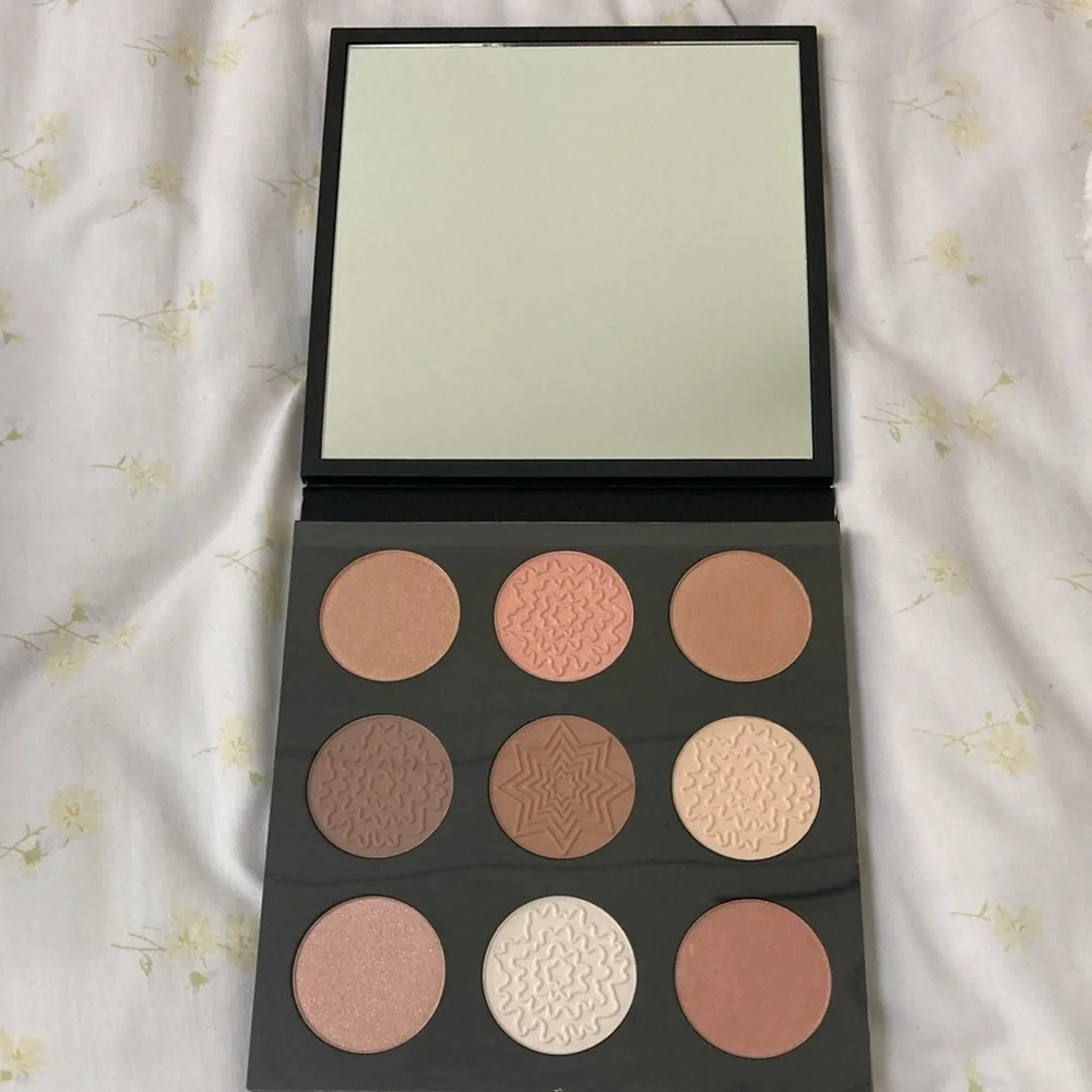 NWT Smashbox Holidaze Contour and Spotlight Palette